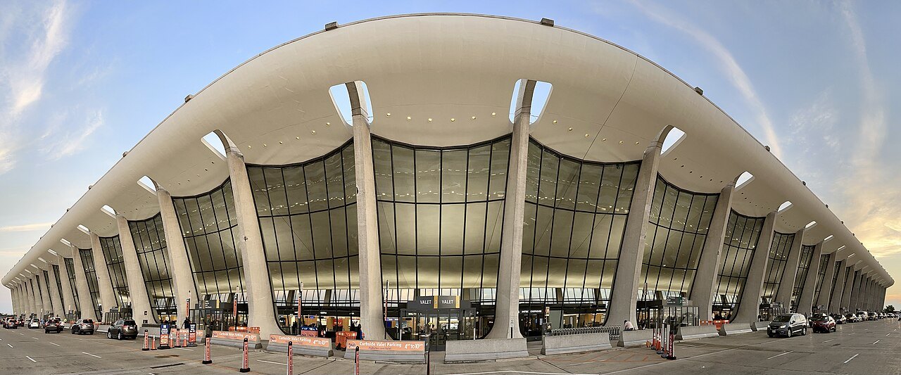 How do you get from Dulles Airport to downtown Washington?