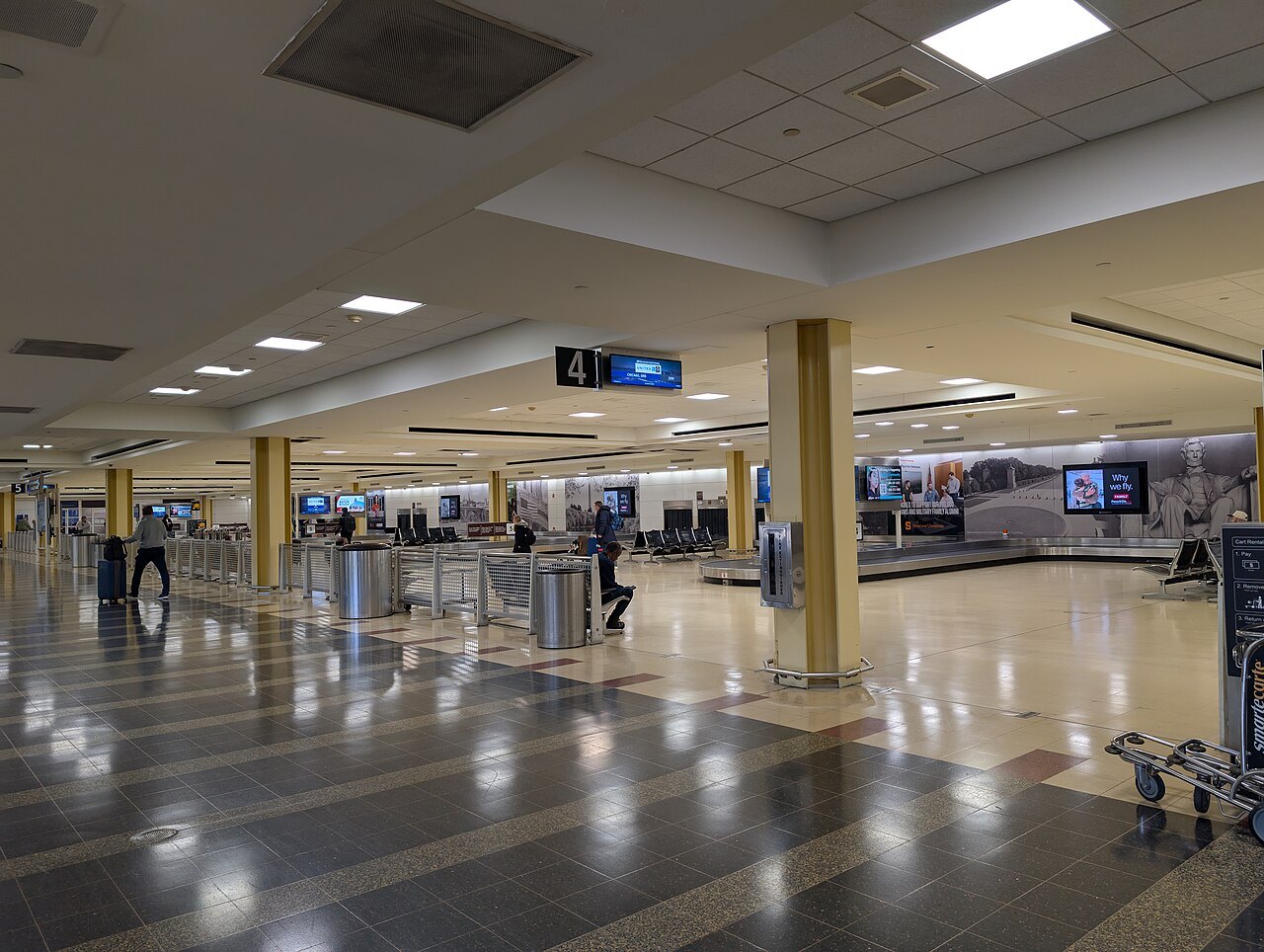 Baggage claim in Terminal 2 at Reagan National