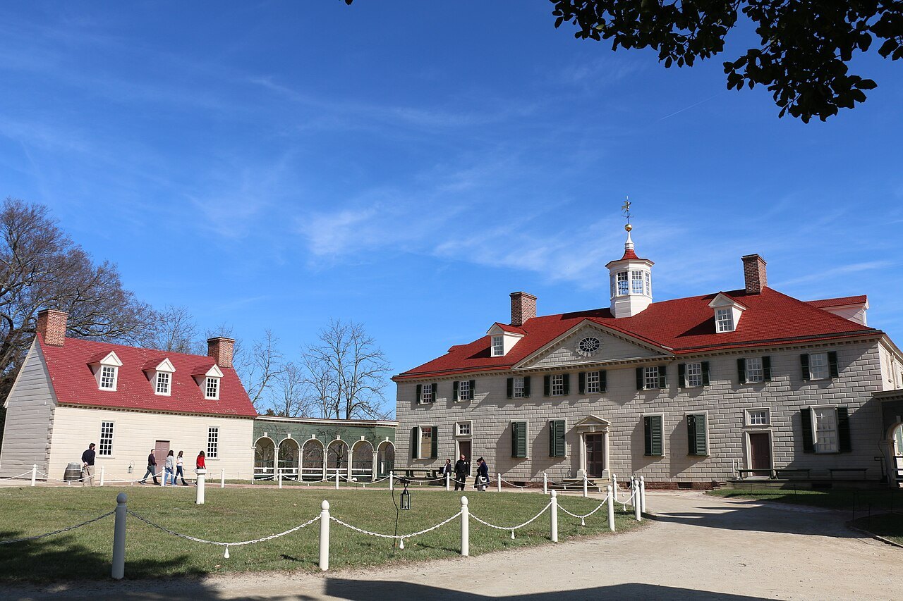 Mount Vernon's mansion and its outbuildings from the approach