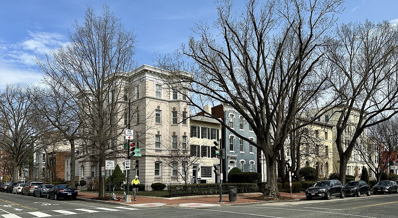 Rowhouses and trees on the 300 block of East Capitol Street NE