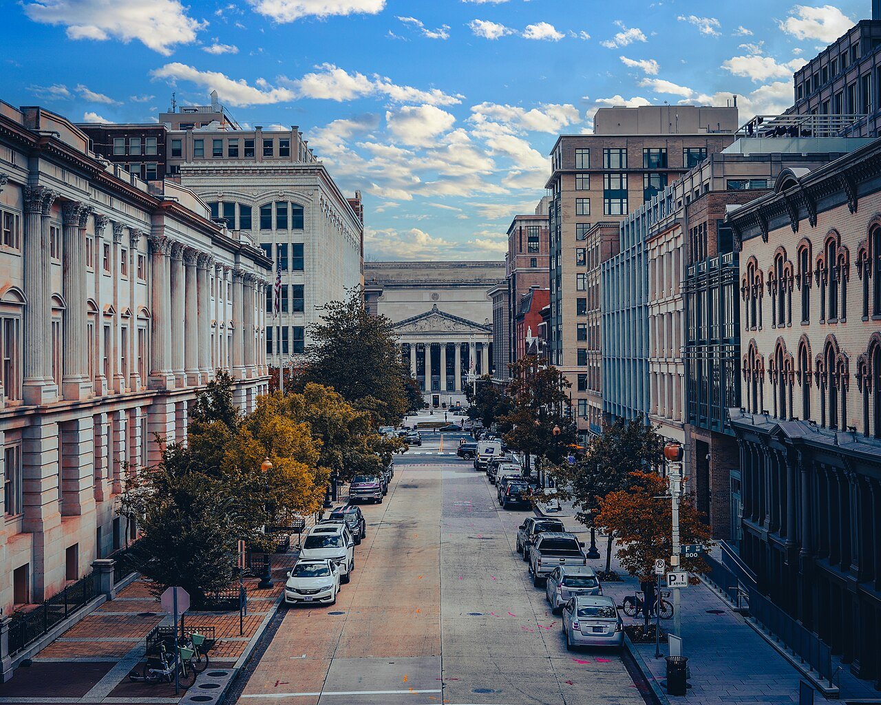8th Street NW looking south to the National Archives, the Portrait Gallery at the left