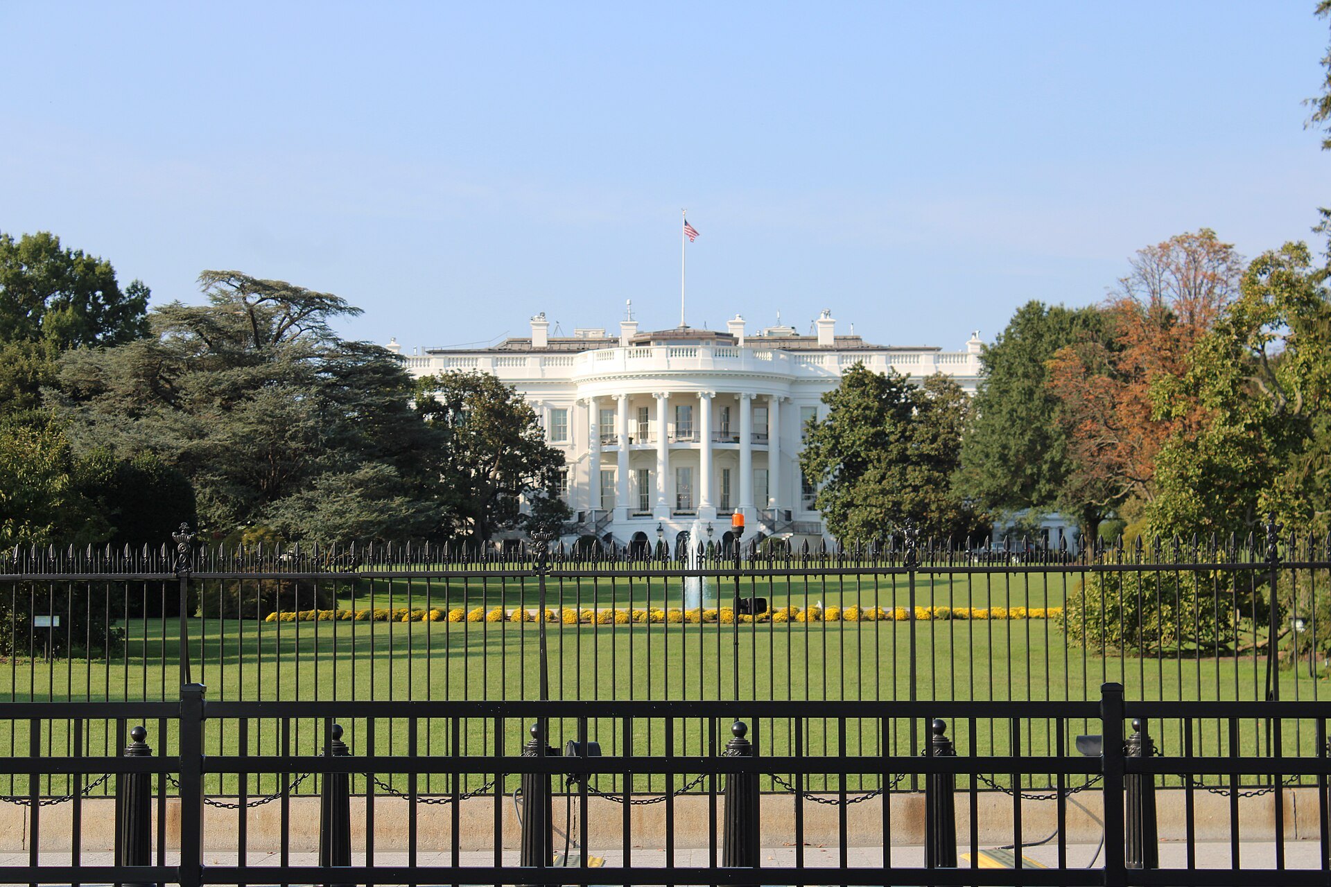 The south front of the White House seen through the fence from the Ellipse